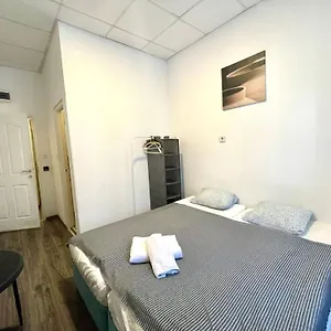 Aradi With Private Bathroom In The Centre Ubytování v soukromí